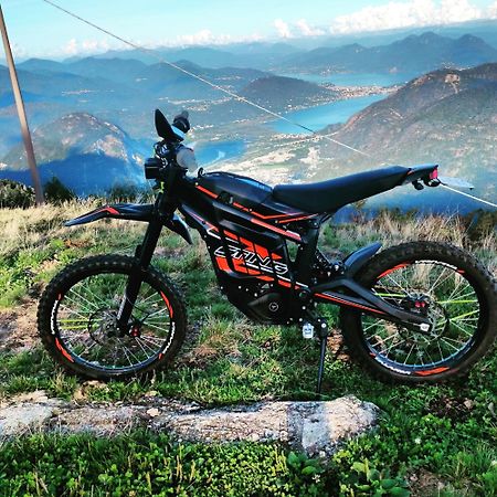 Casa Vacanze Malvarosa Casale Corte Cerro Εξωτερικό φωτογραφία
