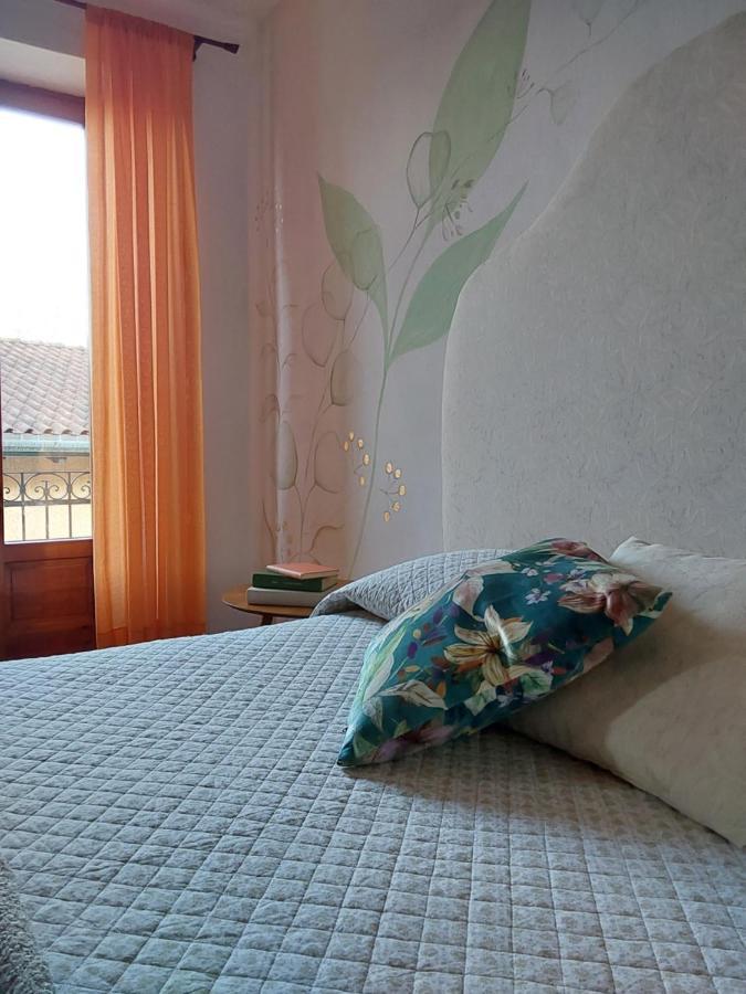Casa Vacanze Malvarosa Casale Corte Cerro Εξωτερικό φωτογραφία