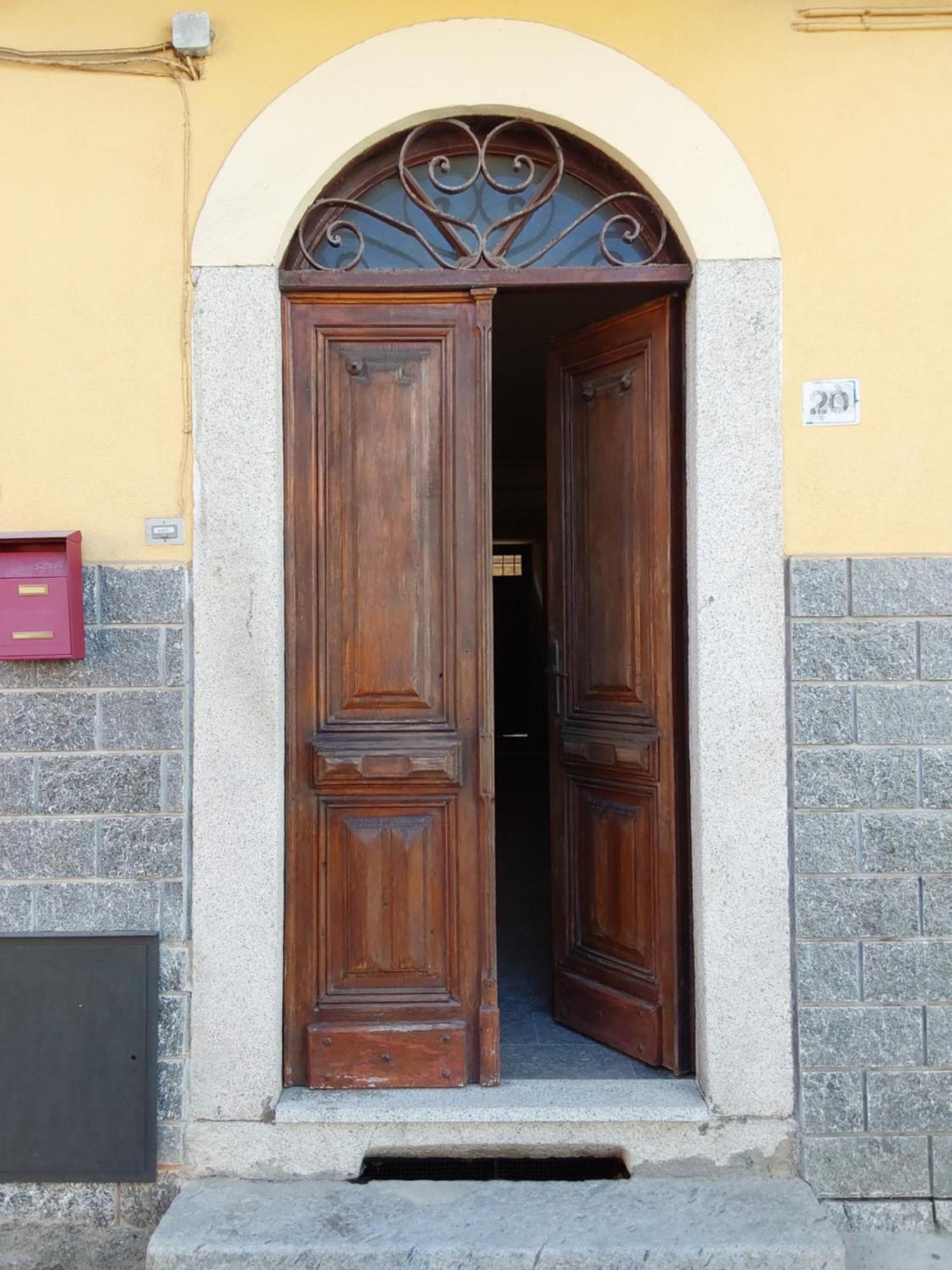 Casa Vacanze Malvarosa Casale Corte Cerro Εξωτερικό φωτογραφία